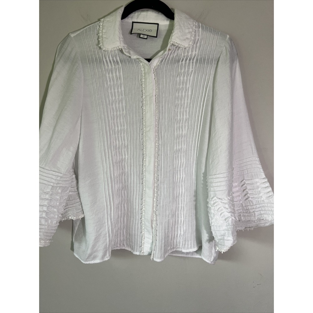 Alexis Pleated Crochet Lace Trim Buttoned Shirt Blouse in White Size M Romantic